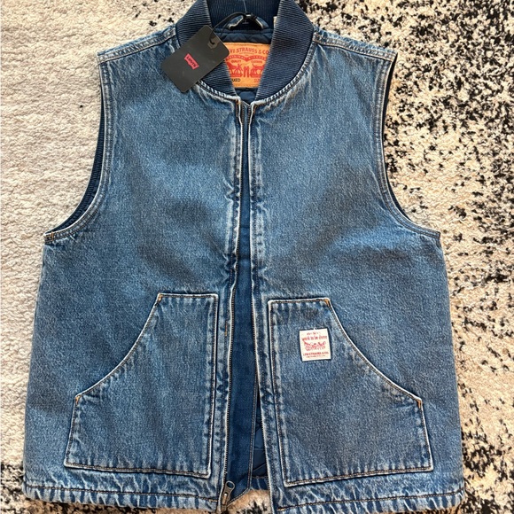 Levi’s - Picture 1 of 3